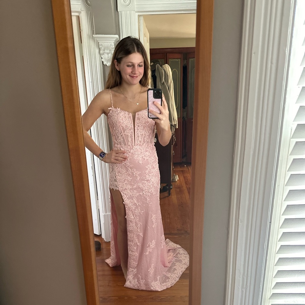 I am selling this brand new prom dress, I took the tages off of it 2 days ago